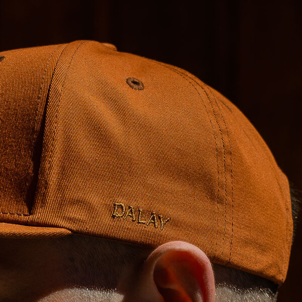 dly-base-cap-cognac