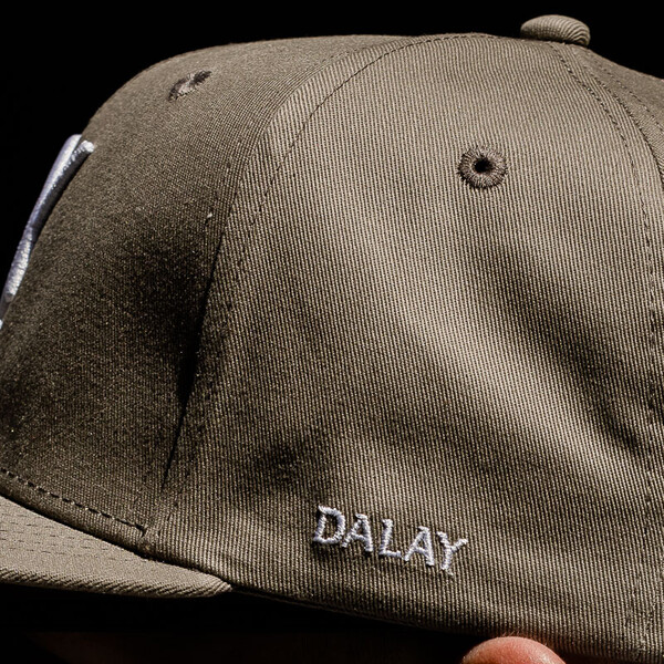 dly-base-cap-greige